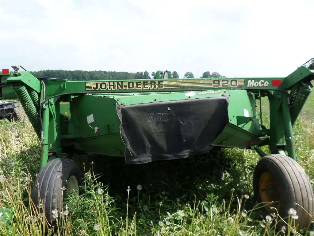 Gallery image 2 for Used John Deere 920 Disc Mower Conditioner