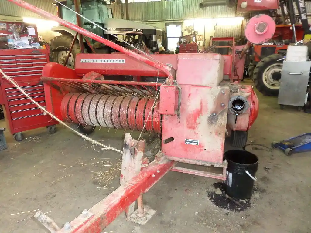 Gallery image 2 for Used Massey Ferguson 9 Square Baler - Small