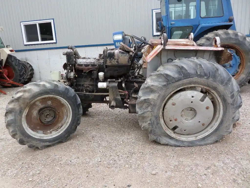 Gallery image 2 for Used White 2-60 Tractor