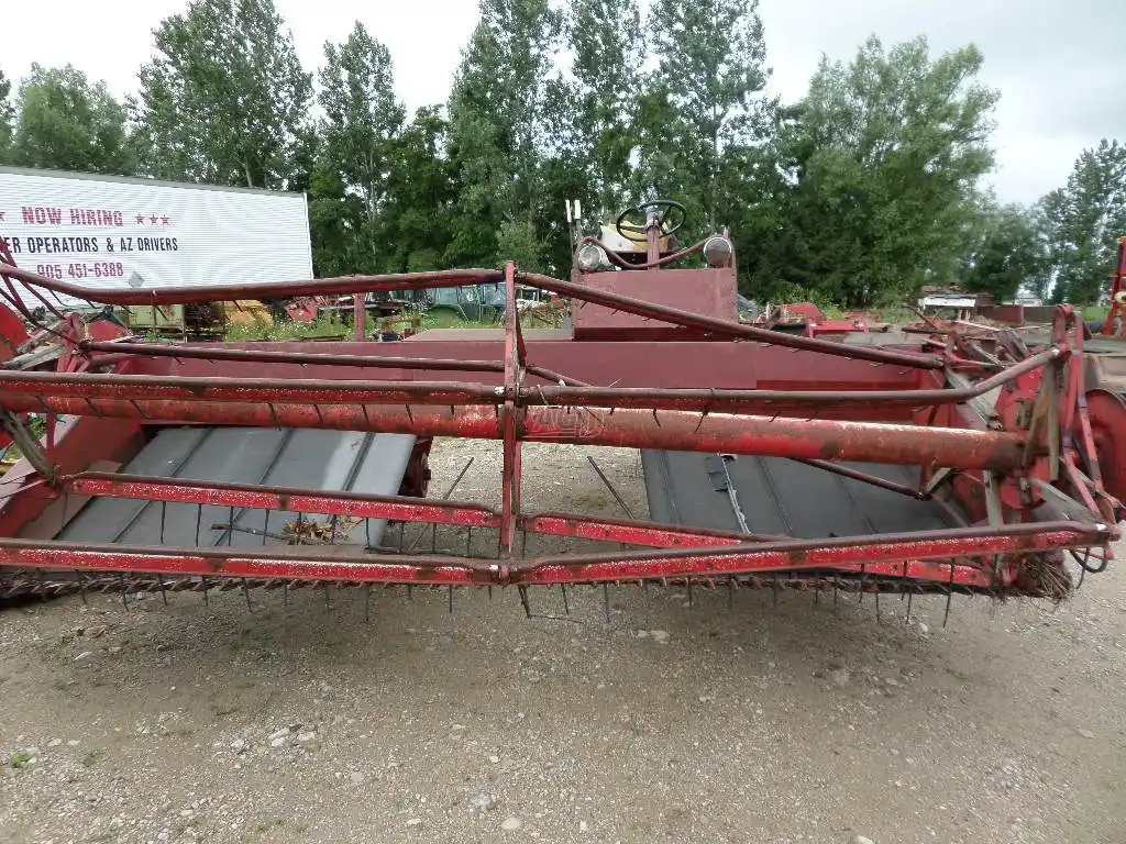 Gallery image 2 for Used Massey Ferguson 665 Windrower