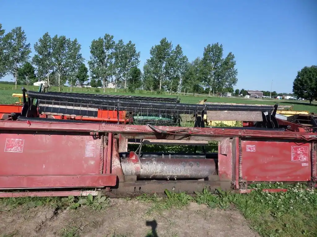 Gallery image 1 for Used International Harvester 820 Header - Flex