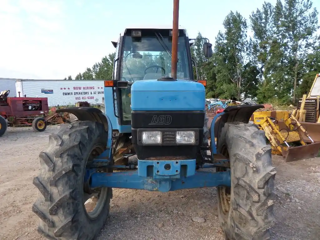 Gallery image 2 for Used 1993 Ford 8240 Tractor