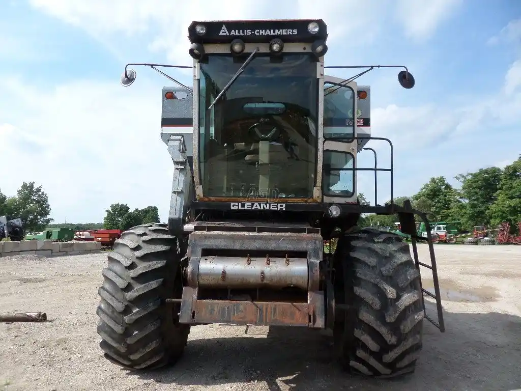 Gallery image 2 for Used Gleaner M2 Combine