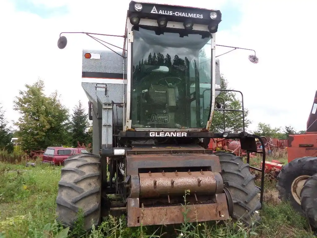 Gallery image 2 for Used 1979 Gleaner M2 Combine