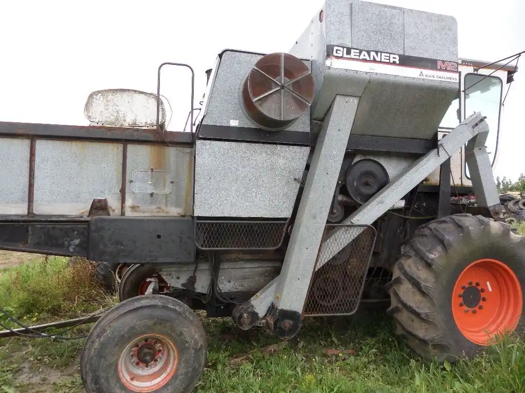 Gallery image 1 for Used 1979 Gleaner M2 Combine