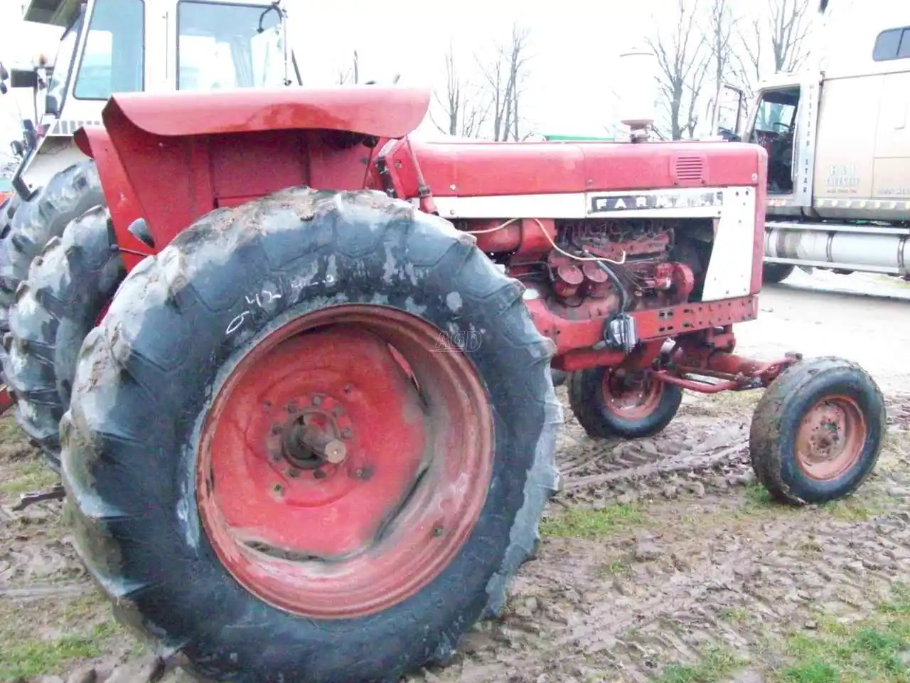 Gallery image 2 for Used 1973 International Harvester 656 Tractor