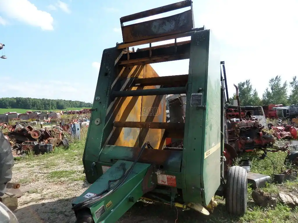 Gallery image 2 for Used John Deere 430 Round Baler