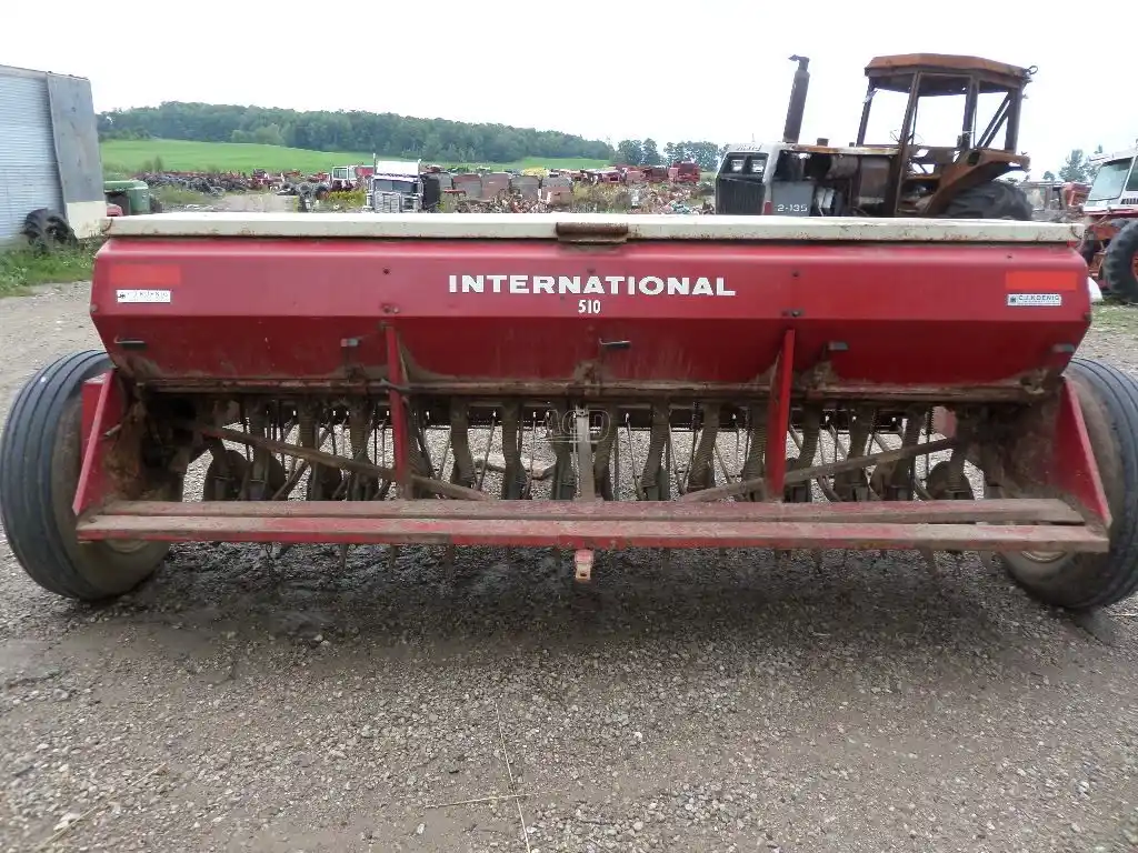 Gallery image 2 for Used International Harvester 510 Drill