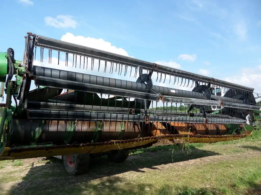 Gallery image 2 for Used John Deere 920 Header