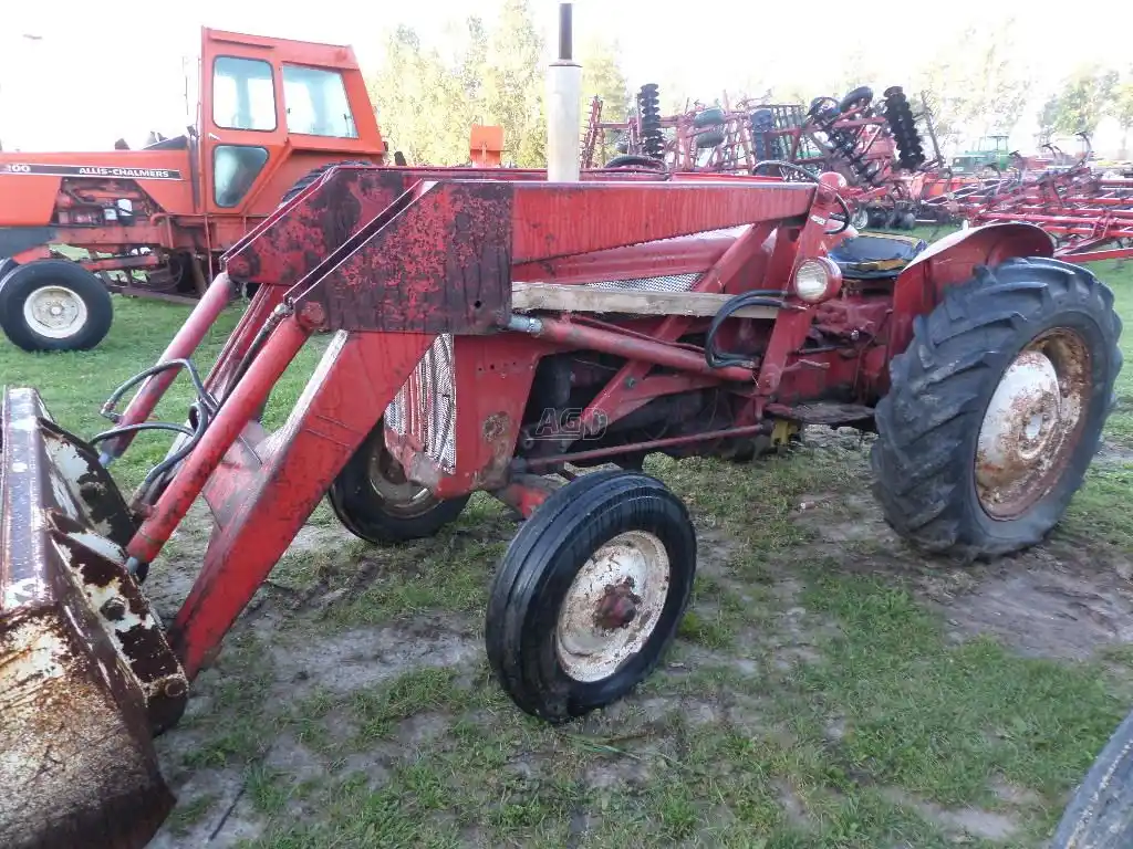 Gallery image 2 for Used 1963 International Harvester B414 Tractor