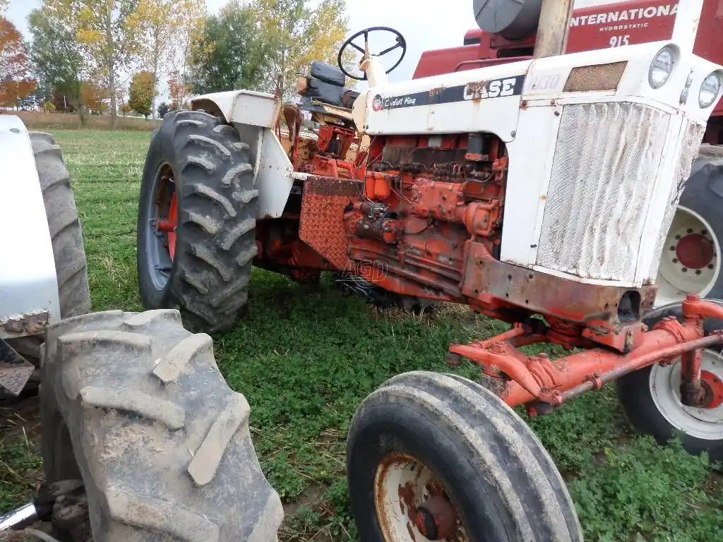 Gallery image 2 for Used Case 1030 Tractor