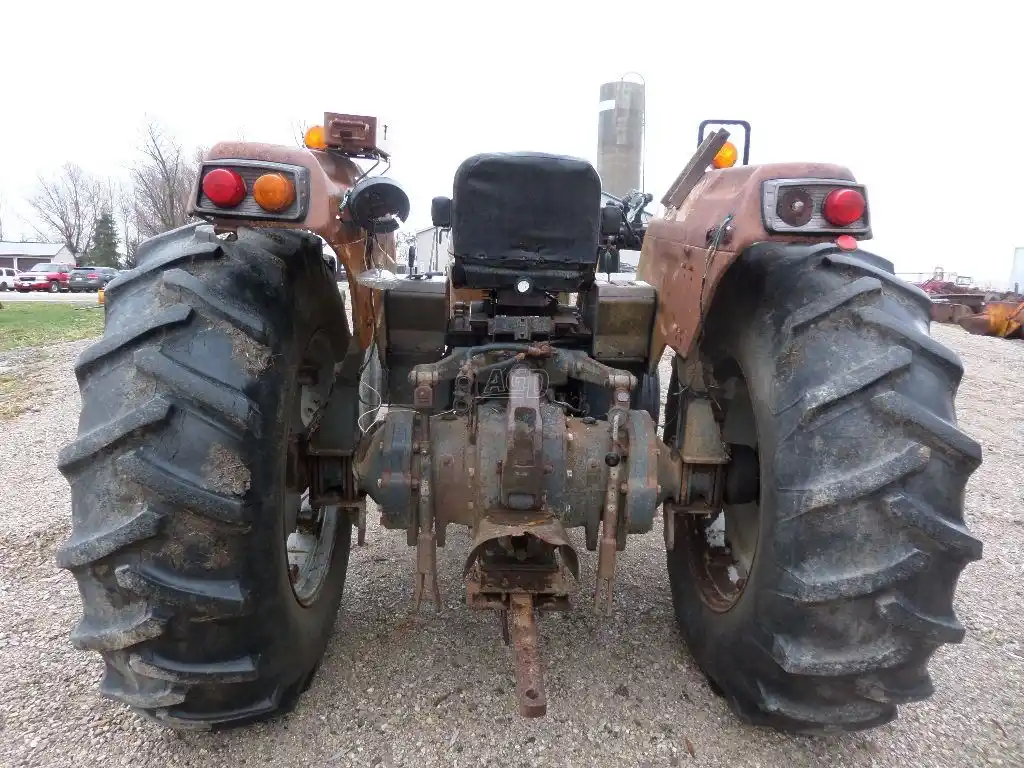 Gallery image 2 for Used 1982 White 2-62 Tractor