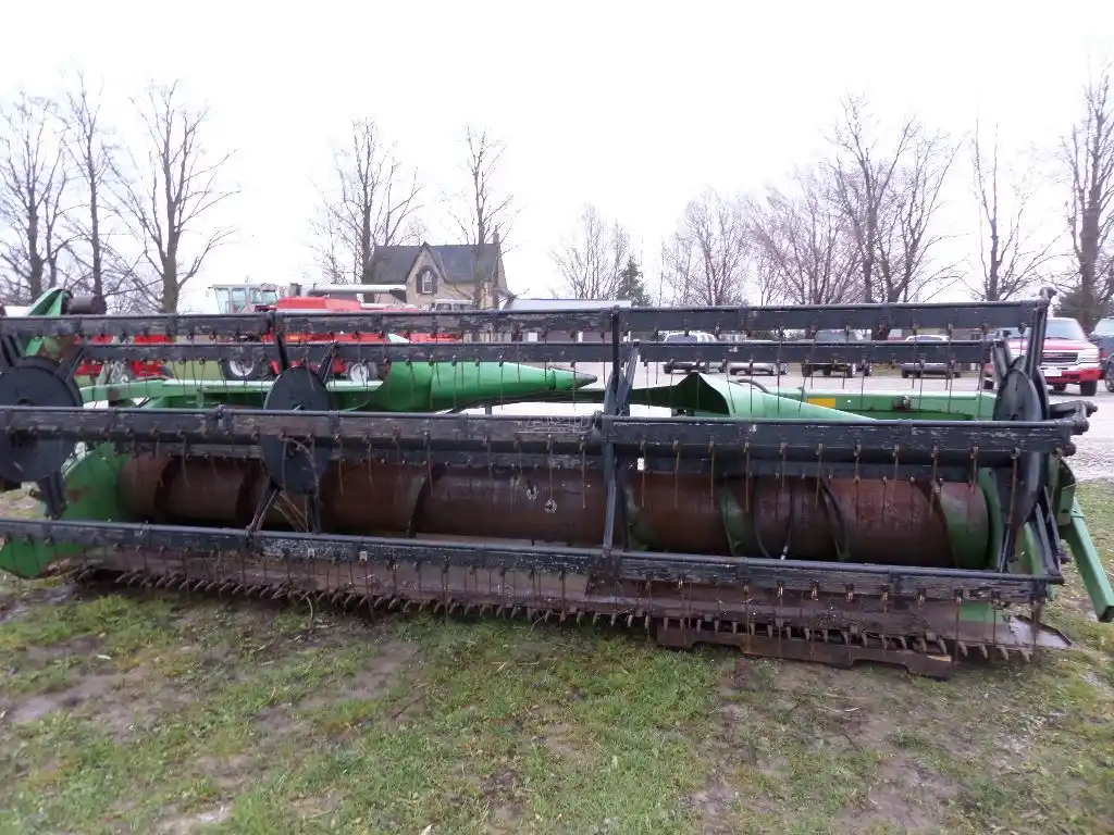 Gallery image 1 for Used John Deere 216 Header