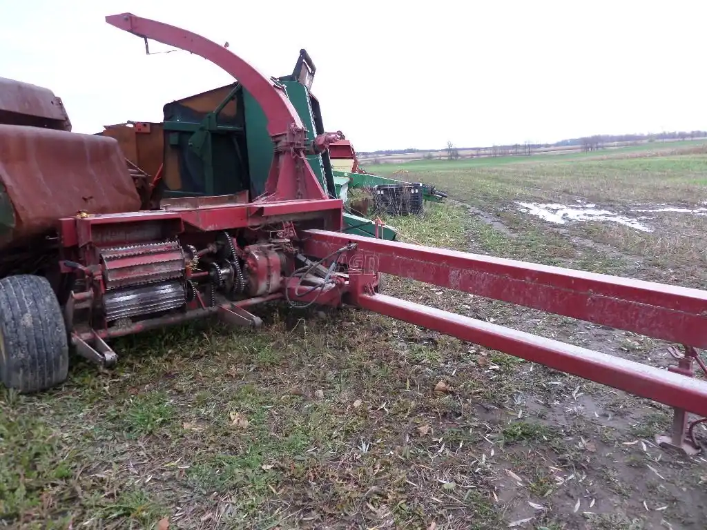 Gallery image 2 for Used New Holland 892 Forage Harvester