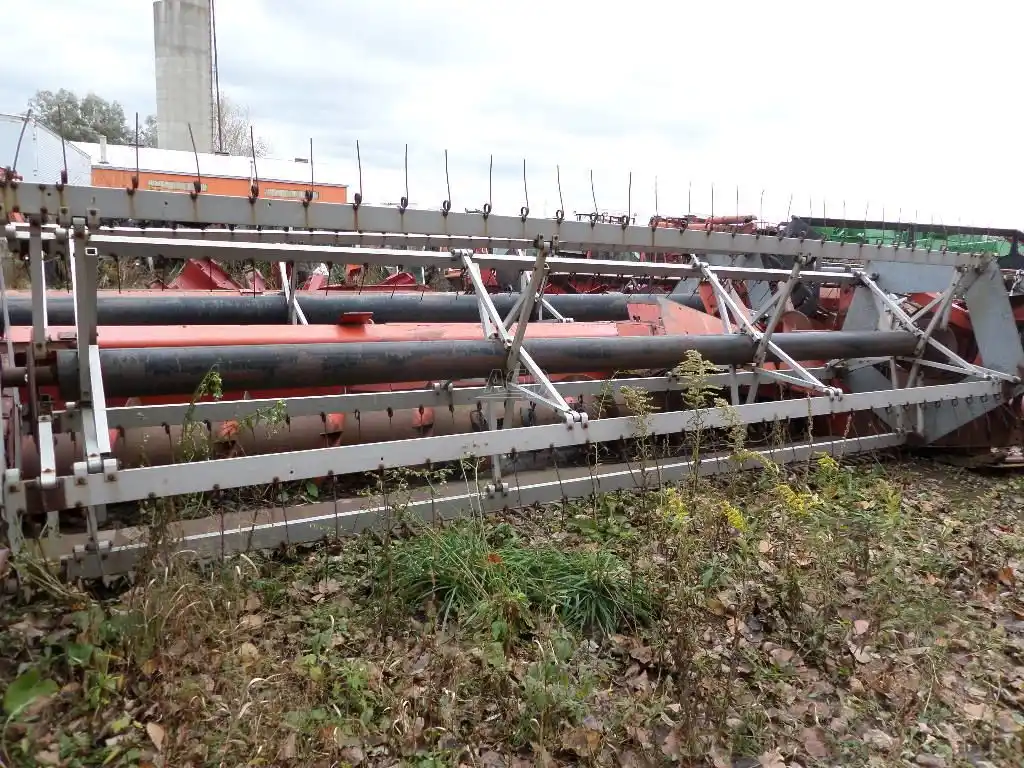 Gallery image 1 for Used Massey Ferguson 1859 Header