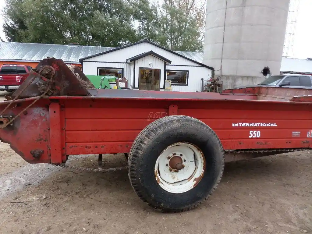 Gallery image 2 for Used International Harvester 550 Manure Spreader