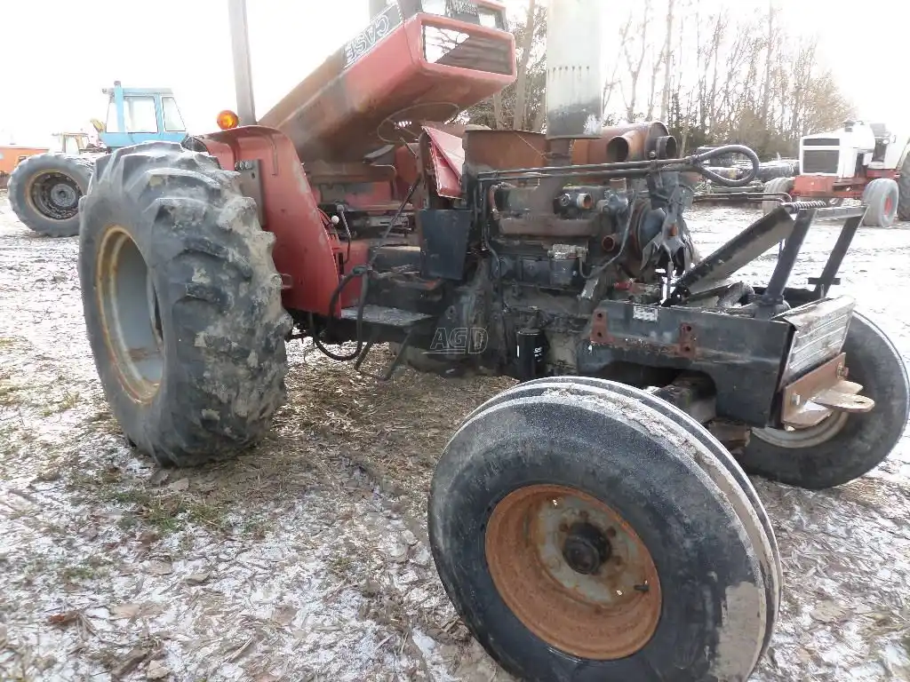Gallery image 2 for Used 1990 Case IH 685 Tractor