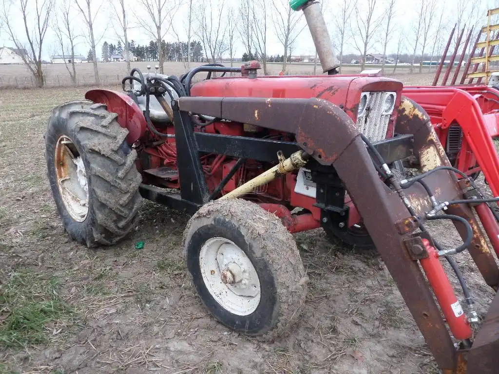 Gallery image 1 for Used 1966 International Harvester 504 Tractor