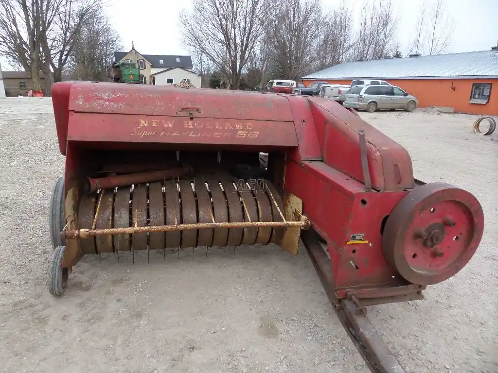 Gallery image 1 for Used 1988 New Holland S68 Square Baler - Small