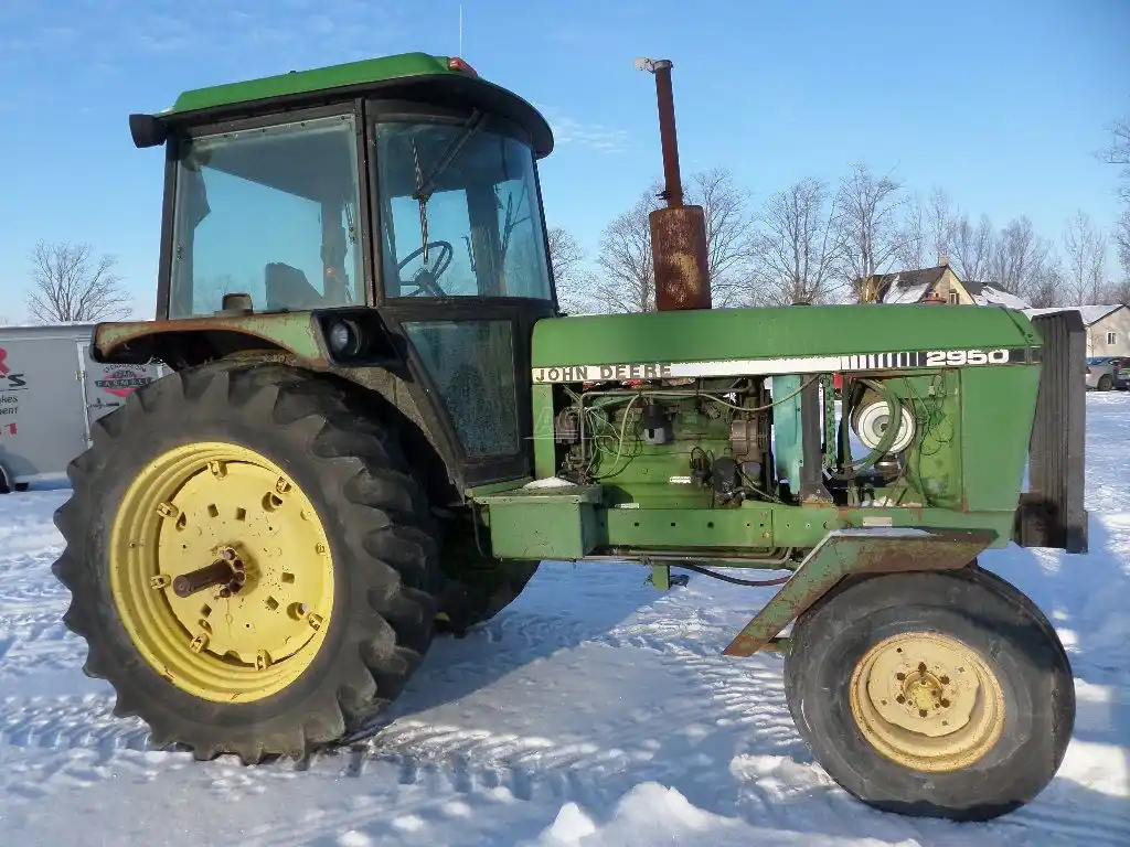 Gallery image 1 for Used 1984 John Deere 2950 Tractor