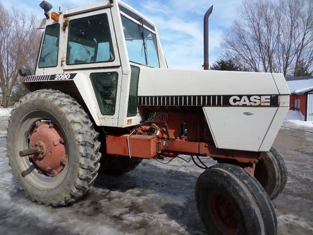 Gallery image 2 for Used 1982 Case 2090 Tractor