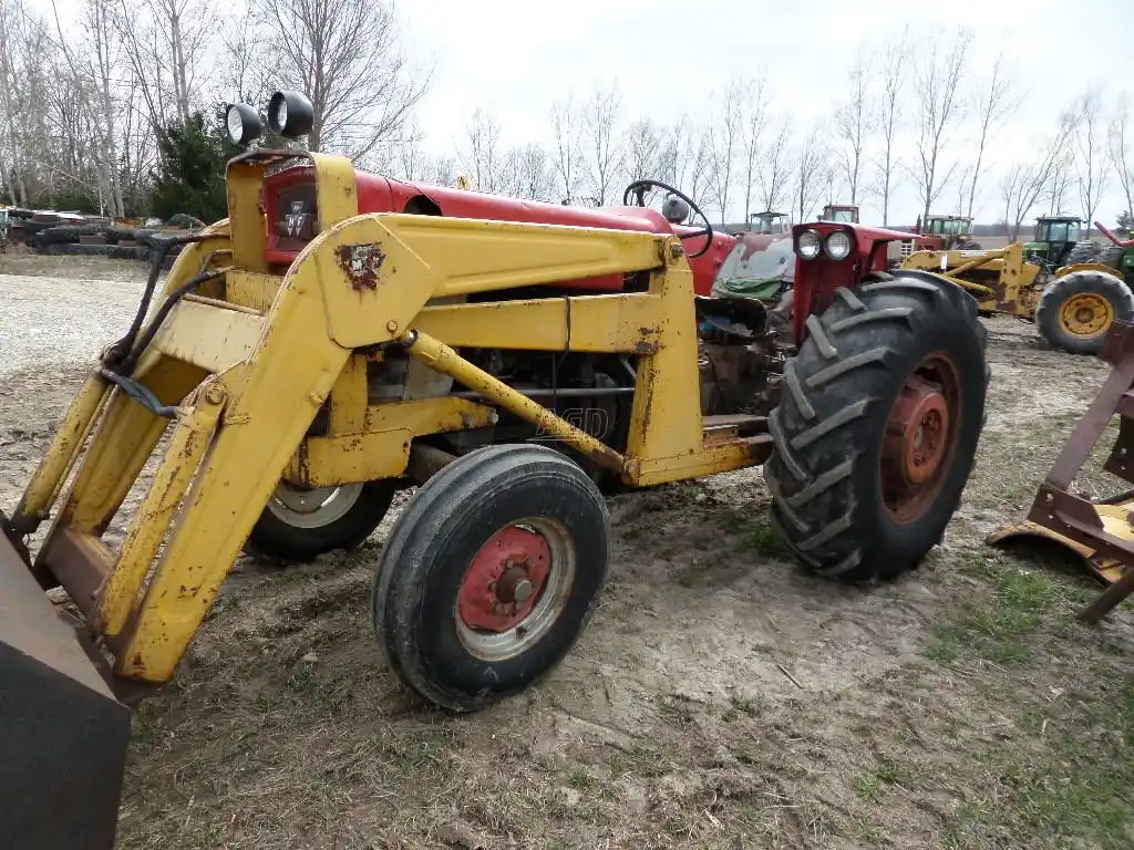 Gallery image 2 for Used 1970 Massey Ferguson 165 Tractor