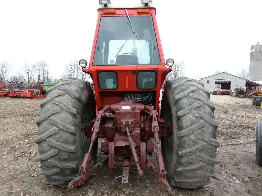 Gallery image 2 for Used Allis Chalmers 7040 Tractor