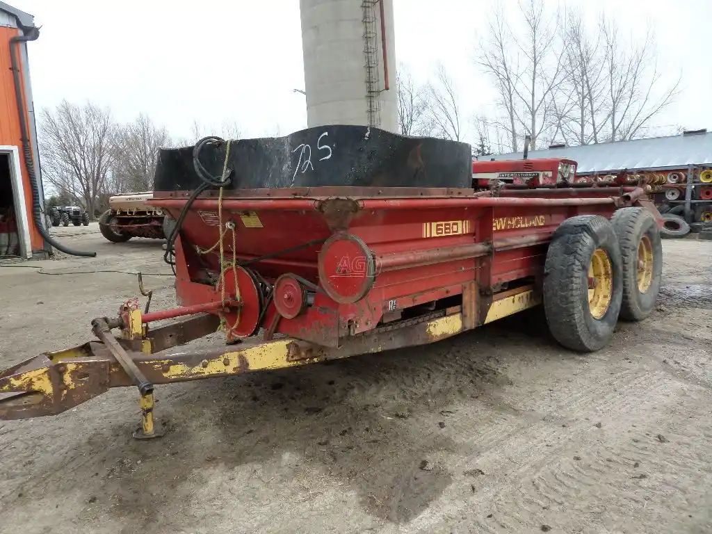 Gallery image 2 for Used New Holland 680 Manure Spreader