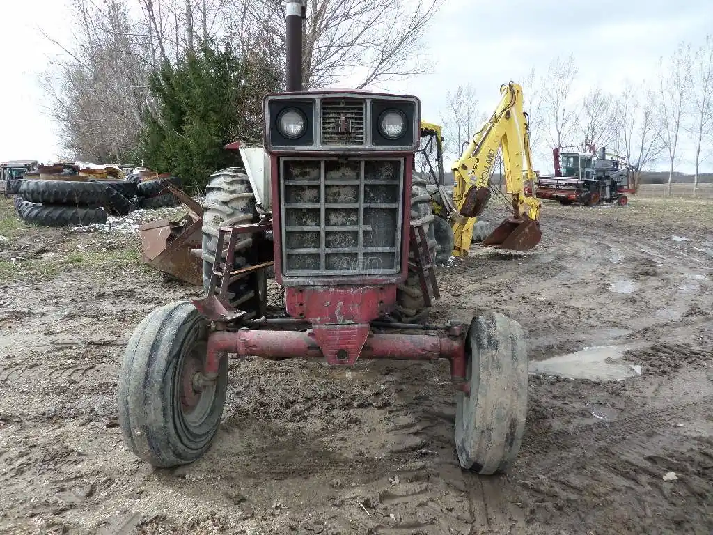 Gallery image 2 for Used 1972 International Harvester 1066 Tractor