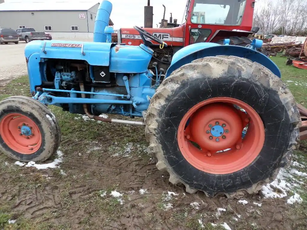 Gallery image 2 for Used Ford DEXTA Tractor