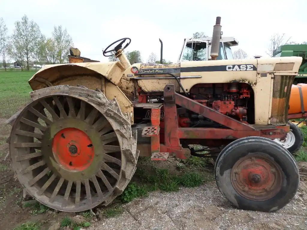 Gallery image 2 for Used 1966 Case 830 Tractor