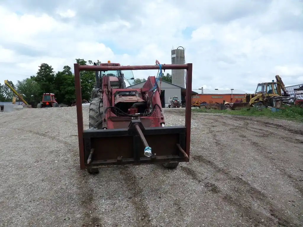 Gallery image 2 for Used 1968 International Harvester 444 Tractor
