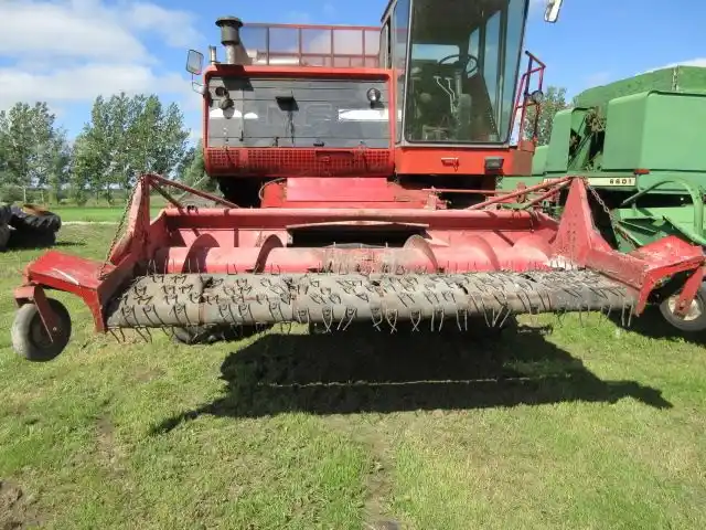 Gallery image 1 for Used Massey Ferguson 1486 Header - Pickup