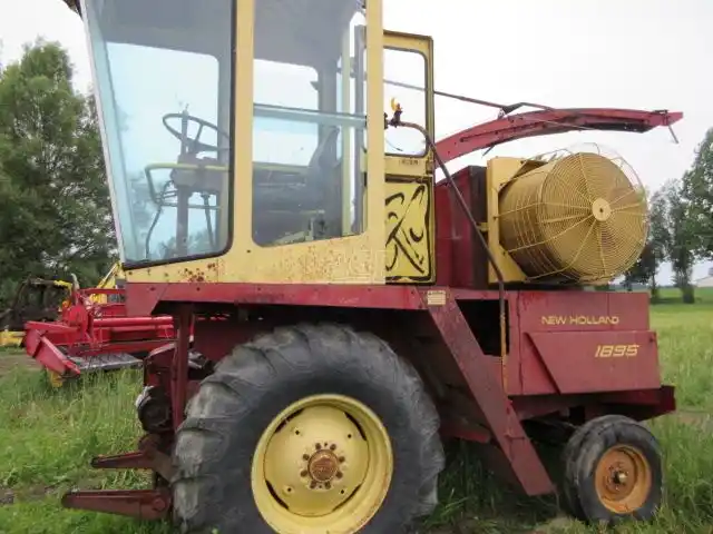 Gallery image 1 for Used New Holland 1895 Forage Harvester