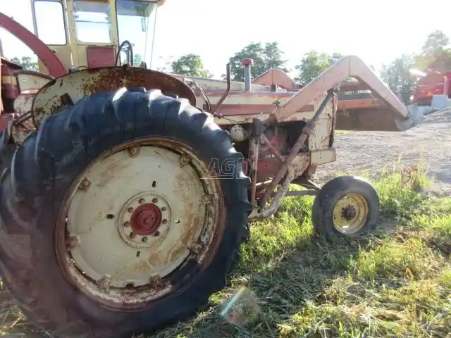 Gallery image 2 for Used 1962 Cockshutt 550 Tractor