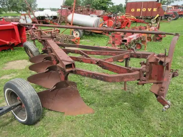 Gallery image 1 for Used International Harvester 4F Plow