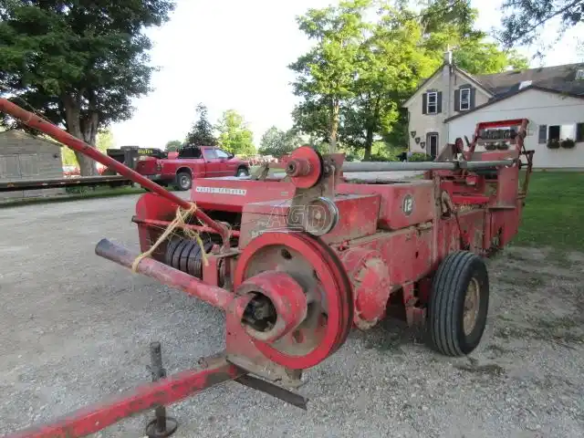 Gallery image 2 for Used Massey Ferguson 12 Square Baler - Small