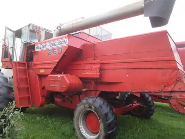 Gallery image 2 for Used Massey Ferguson 850 Combine