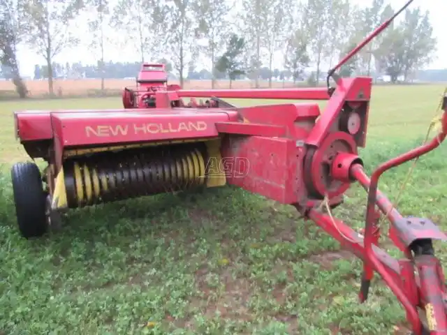 Gallery image 1 for Used New Holland 273 Square Baler - Small