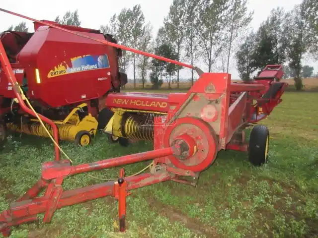 Gallery image 2 for Used New Holland 273 Square Baler - Small