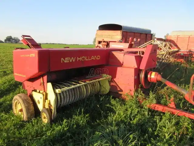 Gallery image 1 for Used New Holland 276 Square Baler - Small