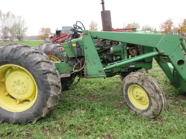 Gallery image 2 for Used John Deere 1830 Tractor