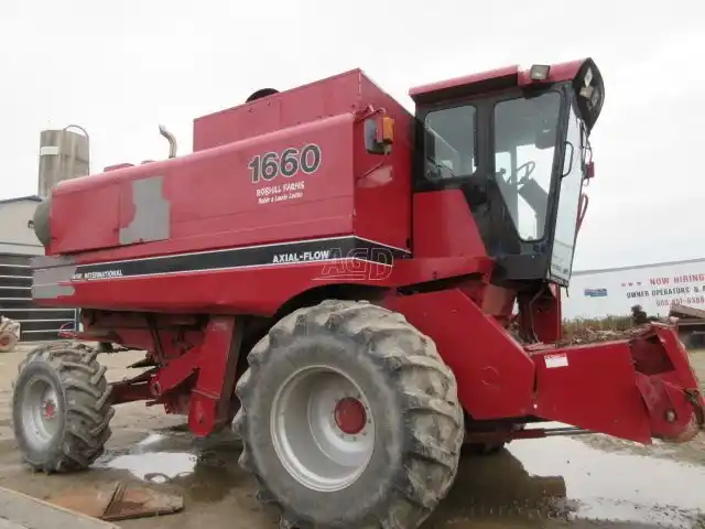 Gallery image 2 for Used Case IH 1660 Combine