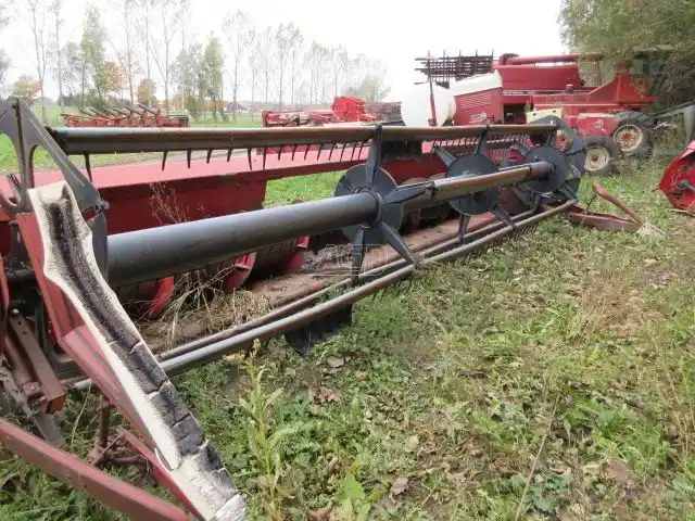 Gallery image 1 for Used International Harvester 1020 Header - Flex