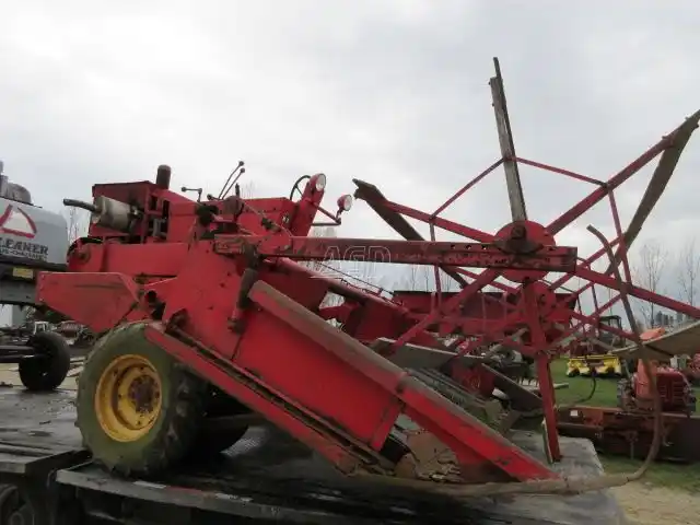 Gallery image 2 for Used Massey Ferguson 34 Windrower