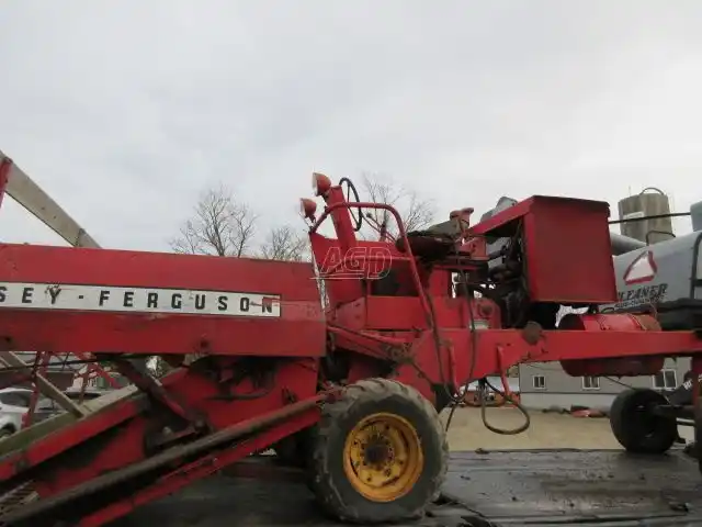 Gallery image 1 for Used Massey Ferguson 34 Windrower