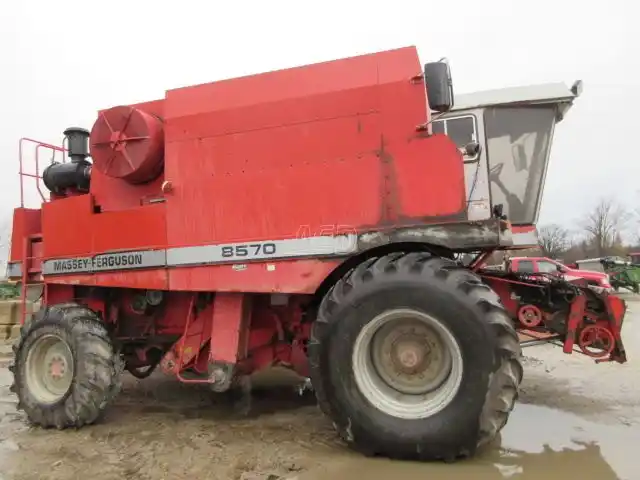 Gallery image 2 for Used Massey Ferguson 8570 Combine