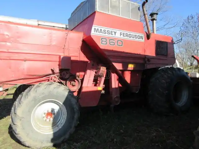Gallery image 2 for Used Massey Ferguson 860 Combine