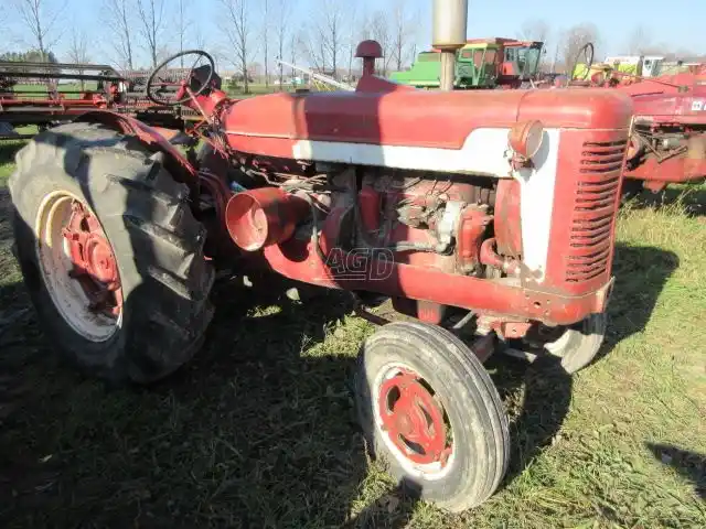 Gallery image 2 for 1953 International Harvester SUPER W6 Tractor