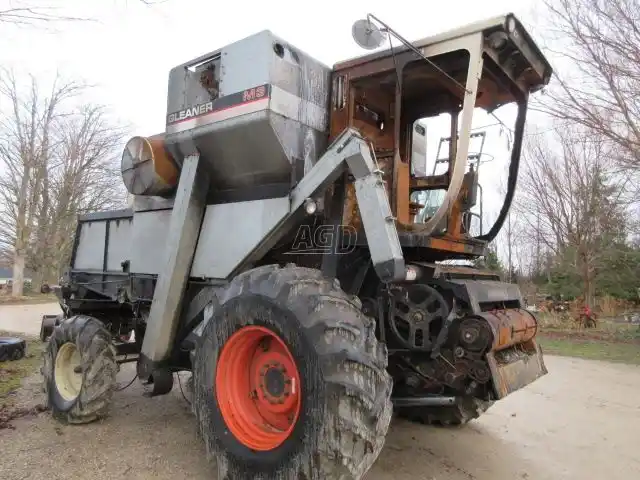 Gallery image 1 for Used Gleaner M3 Combine
